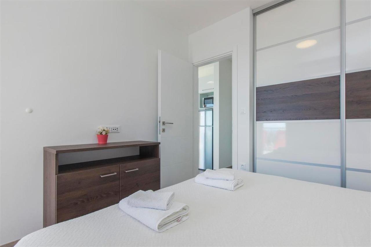 Villa top of Murter, one bedroom apartment Buitenkant foto