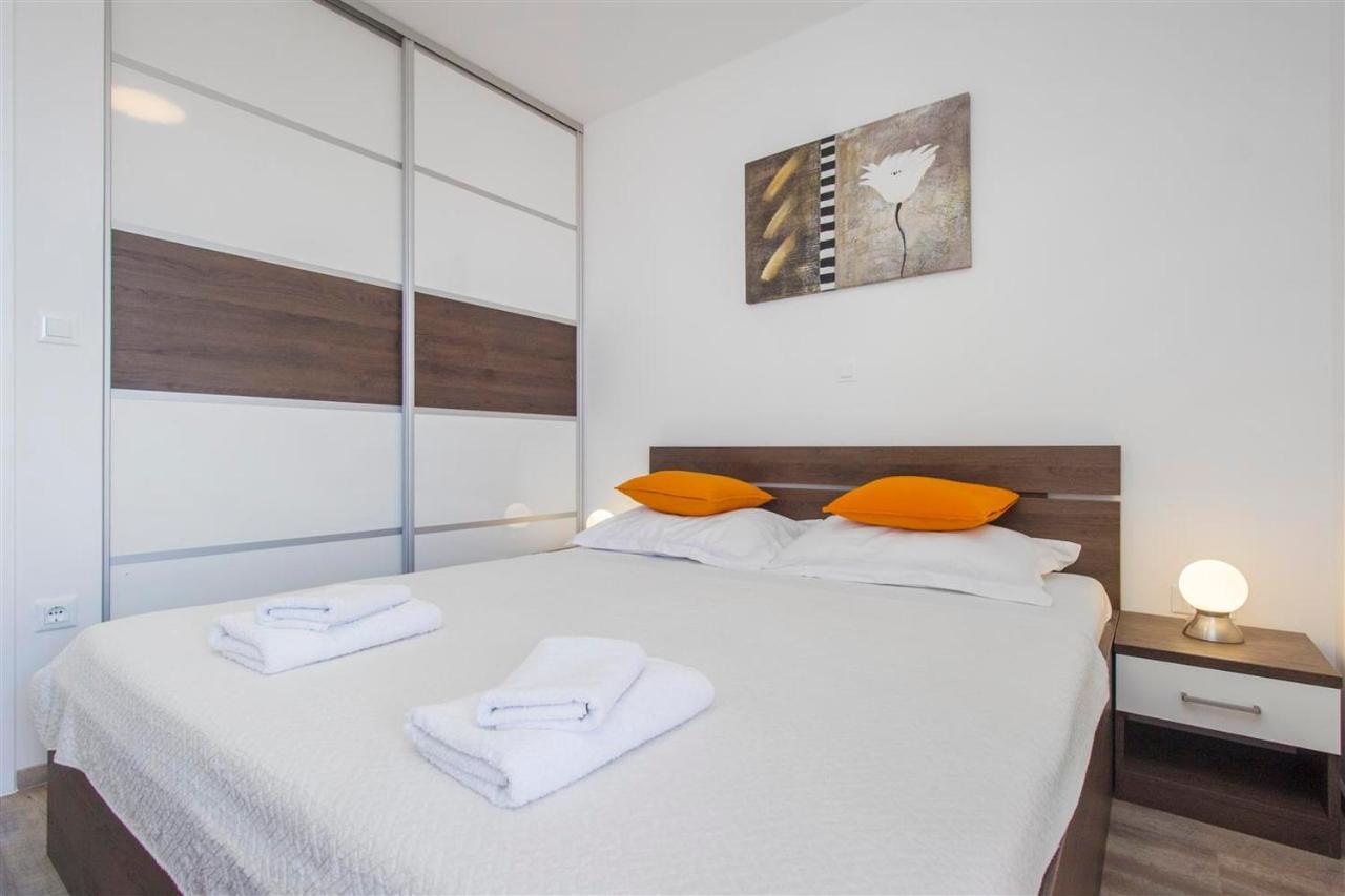 Villa top of Murter, one bedroom apartment Buitenkant foto